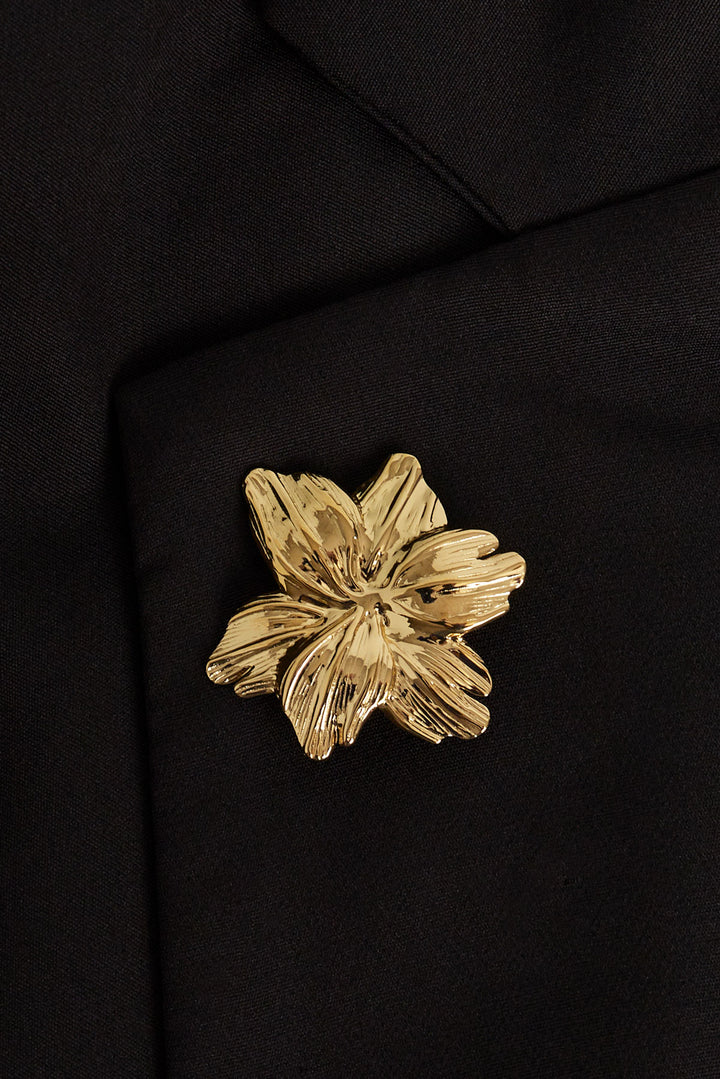 brooch flower flow
