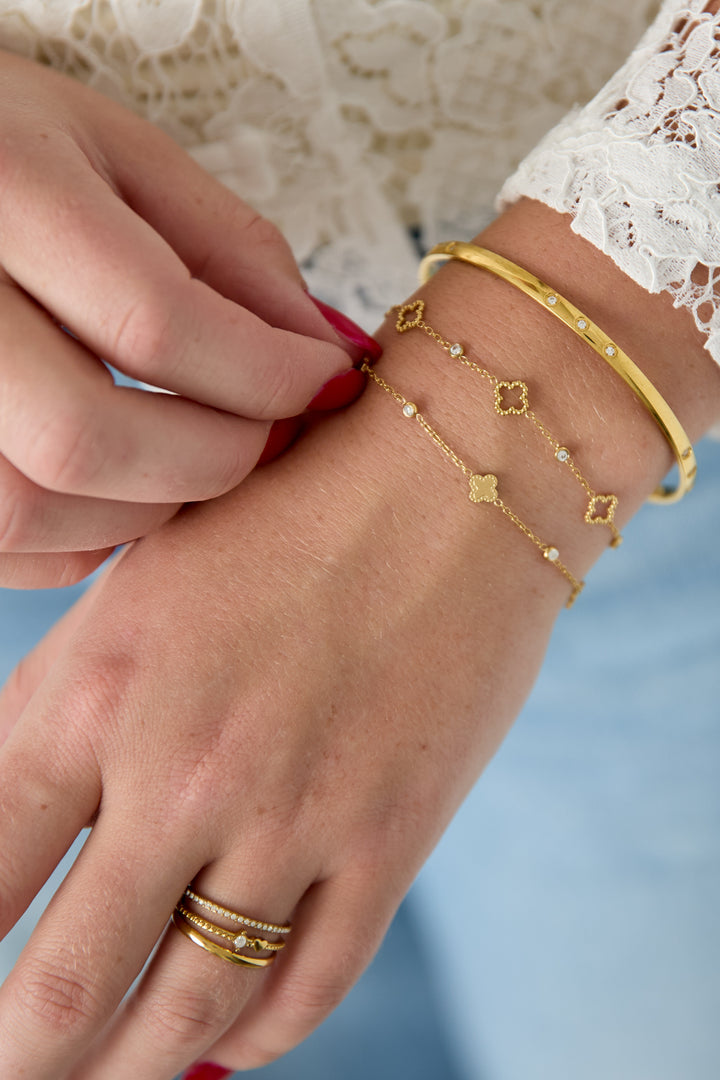 Armband met klavertjes en ronde zirkonia steentjes