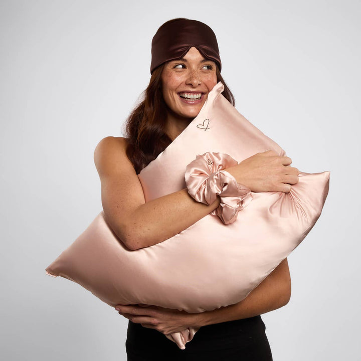 KITSCH Luxe Slaapset – Satijnen Kussensloop, Masker & Scrunchie (3‑delig)