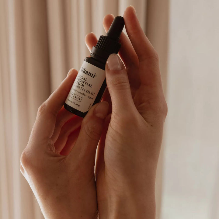 Líkami Facial Essential Oil Serum – Premium Anti - Aging Gezichtsserum - Blossoms Beauty