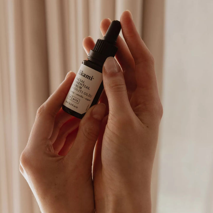 Líkami Facial Essential Oil Serum – Premium Anti - Aging Gezichtsserum - Blossoms Beauty