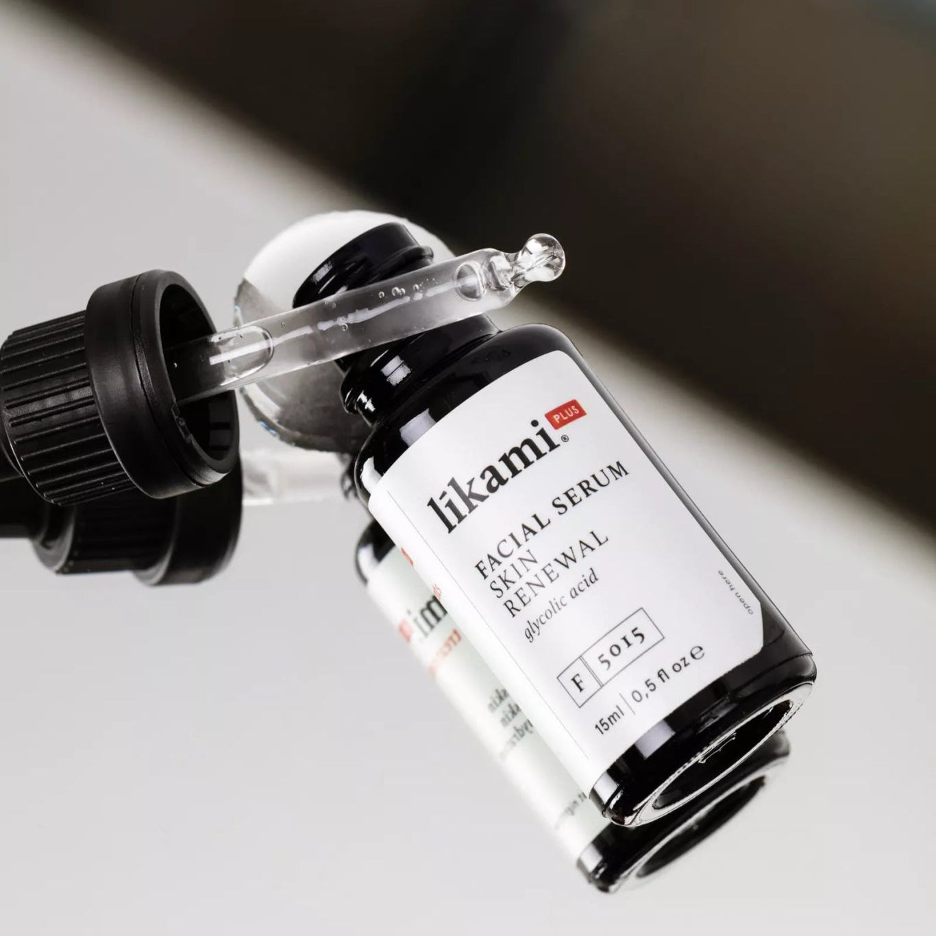 Líkami Facial Serum Skin Renewal – Exfoliërend serum met glycolzuur | 15 ml - Blossoms Beauty