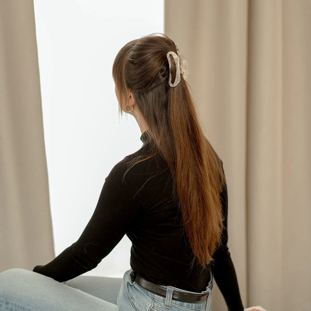 Olivia – Maanvormige Clip - Blossoms Beauty