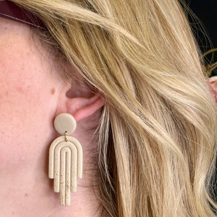 Sleek arch - Blossoms Beauty